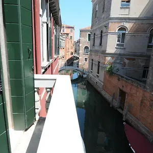 Apartment Sunny Canal A/c Wifi, Venedig